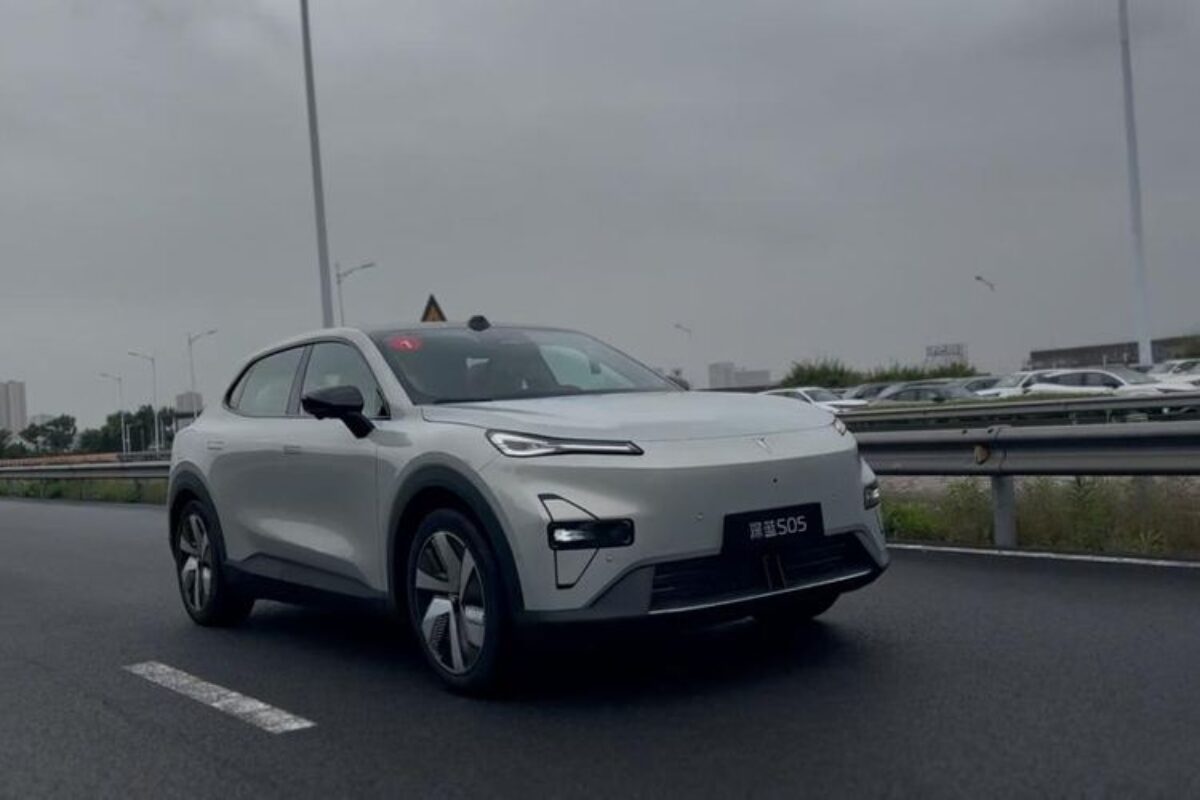 Mencoba Langsung Changan Deepal S05 REEV di Chongqing