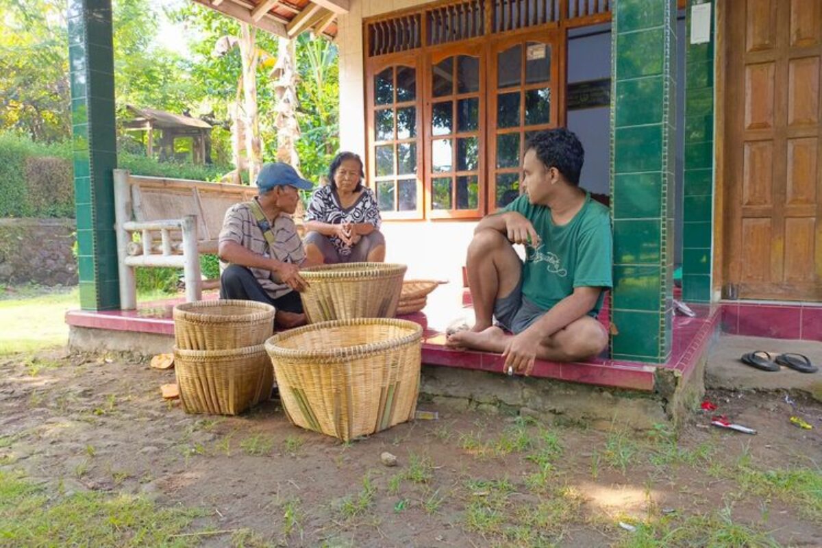 Dari Anyaman Bambu ke Harapan Hidup, Kisah Suwari di Purworejo Menghidupi 8 Keluarga di Tengah Gempuran Produk Modern