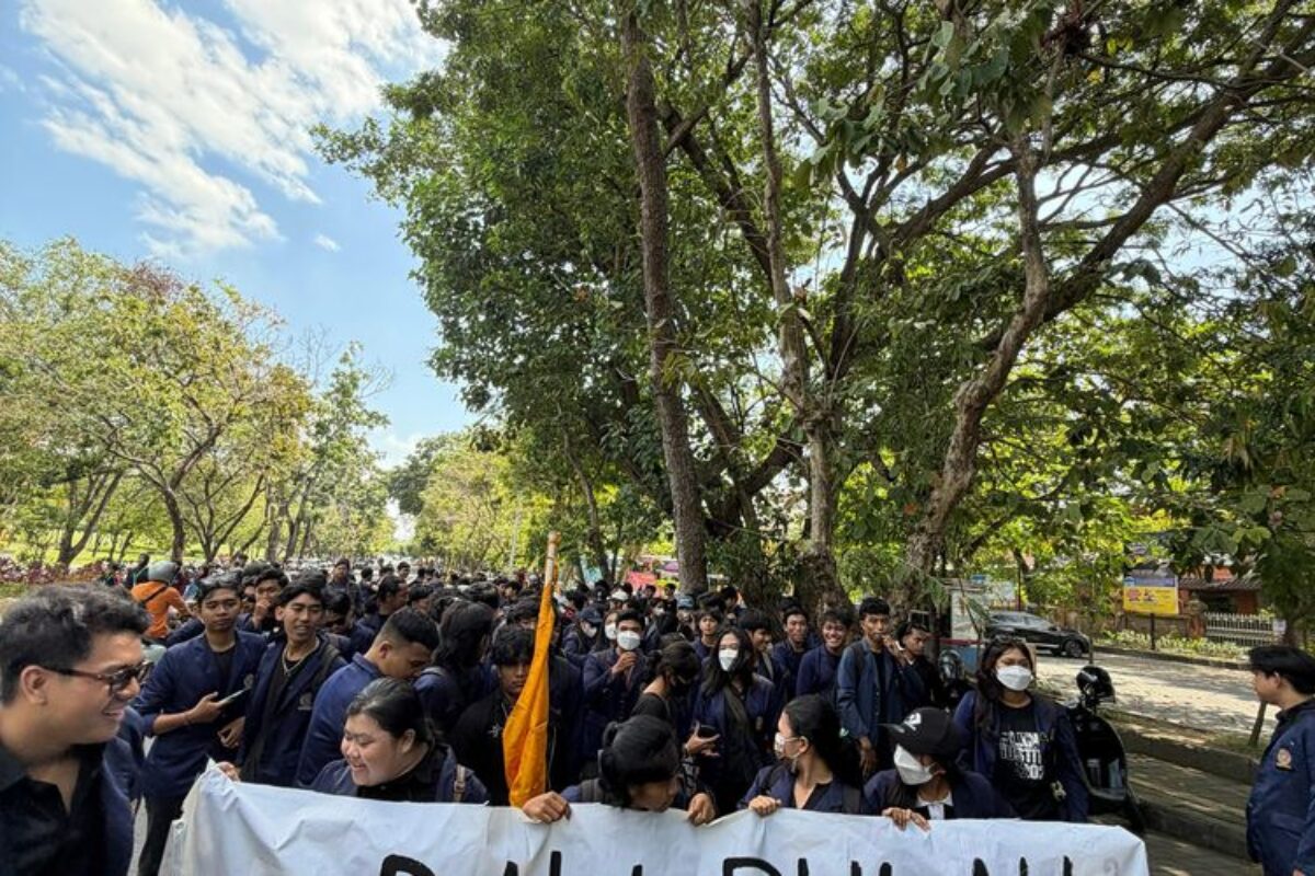 Ratusan Mahasiswa Unud Turun ke Jalan, Tuntut Solusi Nyata soal Krisis Sampah di Bali