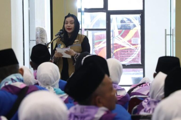 Lepas 354 Jemaah Calon Haji Brebes, Bupati Paramitha Minta Mereka Jaga Nama Baik Daerah