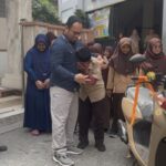 Tangis Azis Guru Honorer Jakarta Dapat Motor, Kini Tak Lagi Gowes 6 Km ke Sekolah