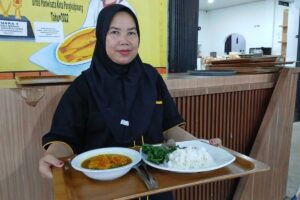 Sosok Tuti, Penjaga Resep Pusaka Lempah Kuning dengan Pelanggan Artis Hingga Turis