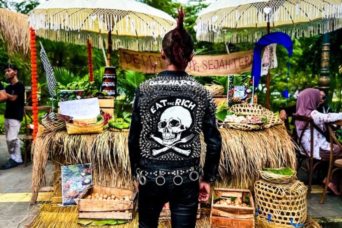 9 Item Fashion Anak Punk yang Ikonik, dari Patch hingga Mohawk